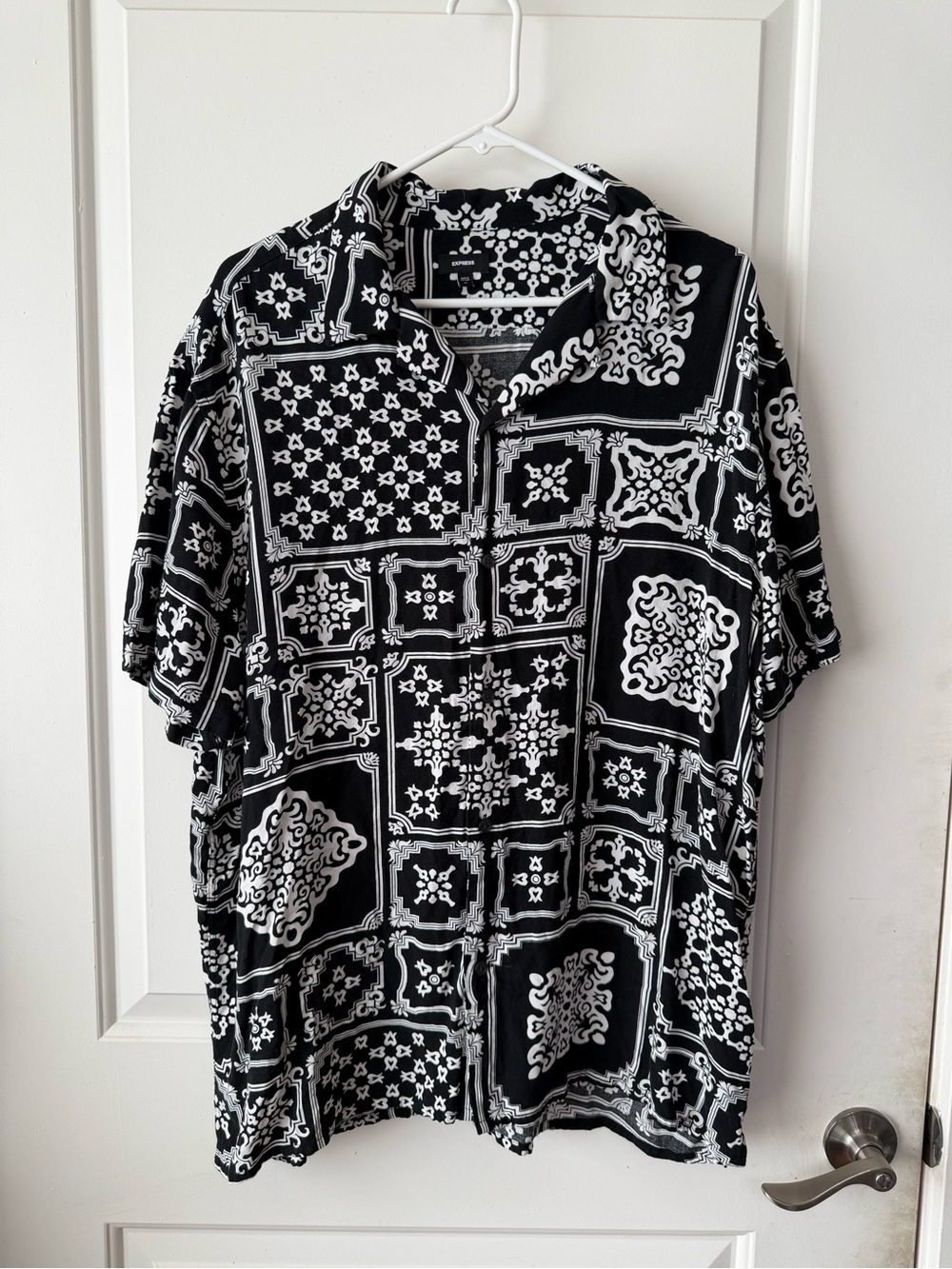 Express Black & White Bandana Print Short-Sleeve Button-Up Shirt